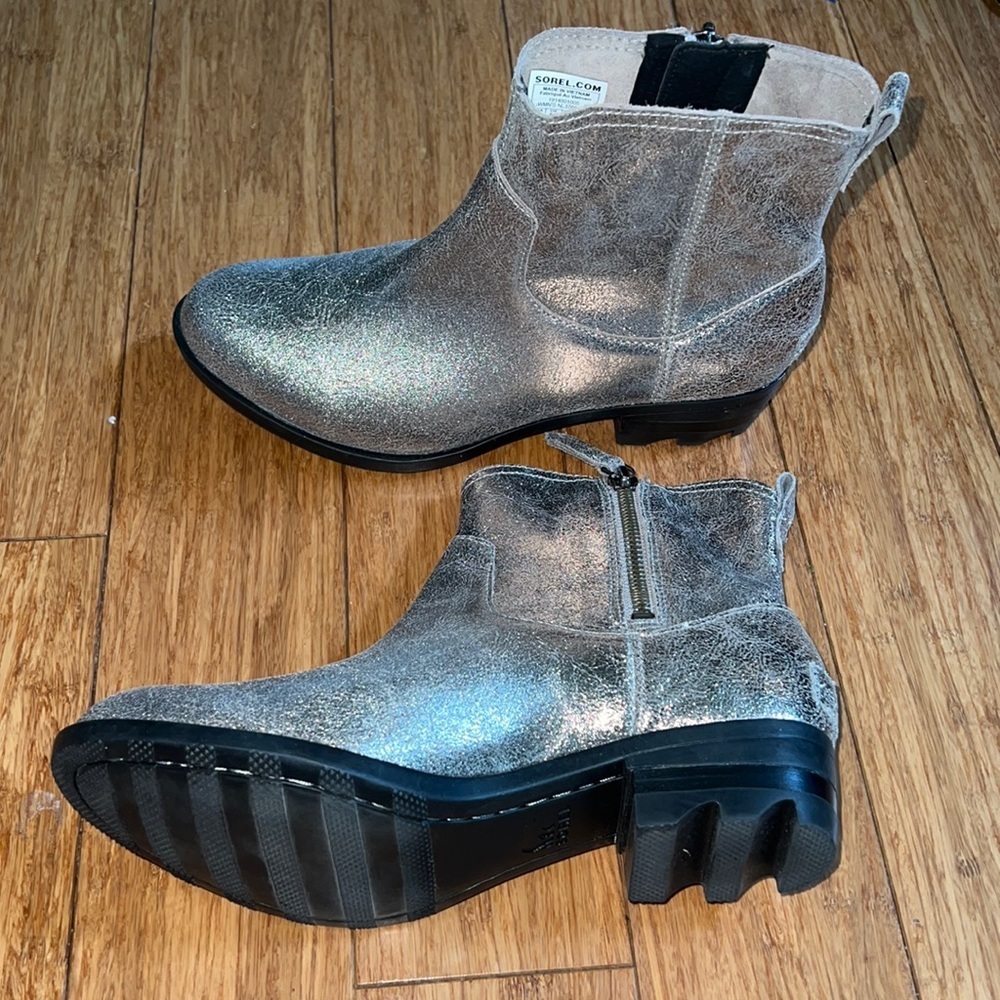 NEW SOREL Metallic Foil Lolla Ii Ankle Bootie sz 8.5